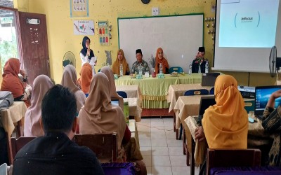 Perkuat Sinergitas, MIN di Langkat Gelar Knowledge Sharing Pembuatan Bahan Ajar Berbasis AI